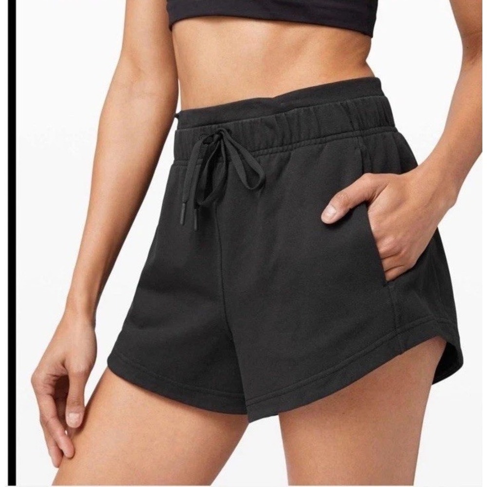 lululemon inner glow shorts Sz 4 Black Pull On Athletic 3" Inseam Pockets